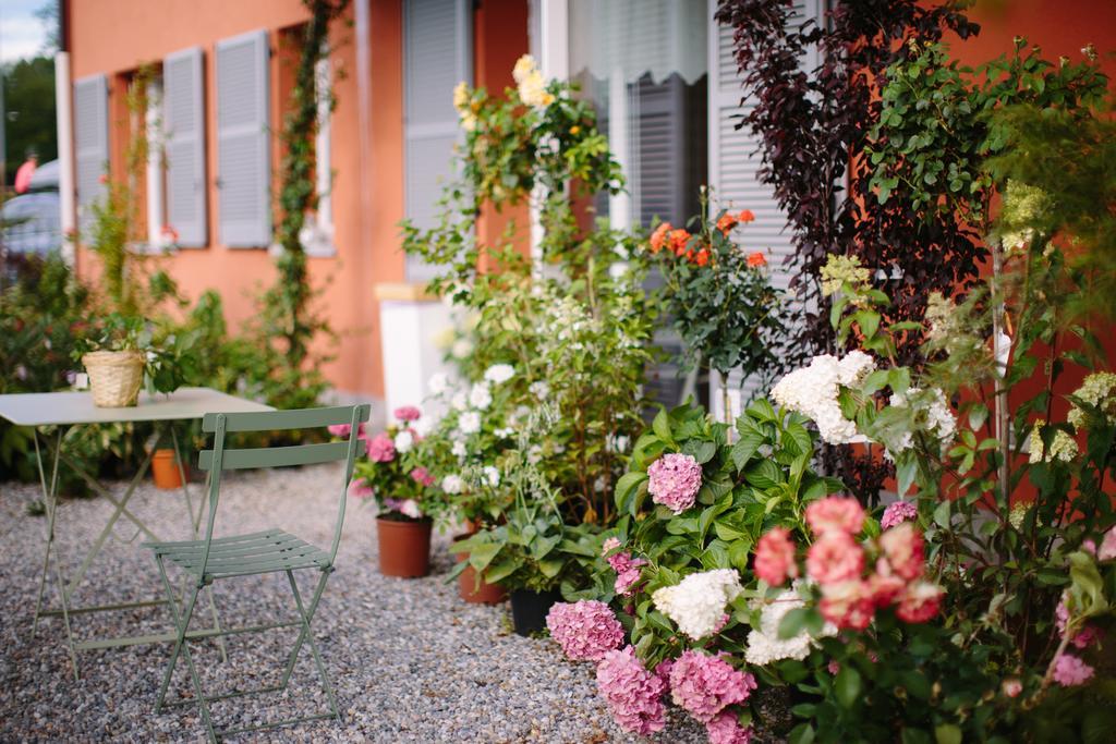 Agriturismo Familiare I Giardini Del Lago Varese Exterior photo